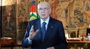 25347-napolitano-mani