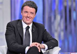 renzi sorride