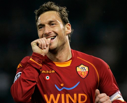 L’ultimo anno di Totti, il mondo lo saluta: “leggenda della Roma”