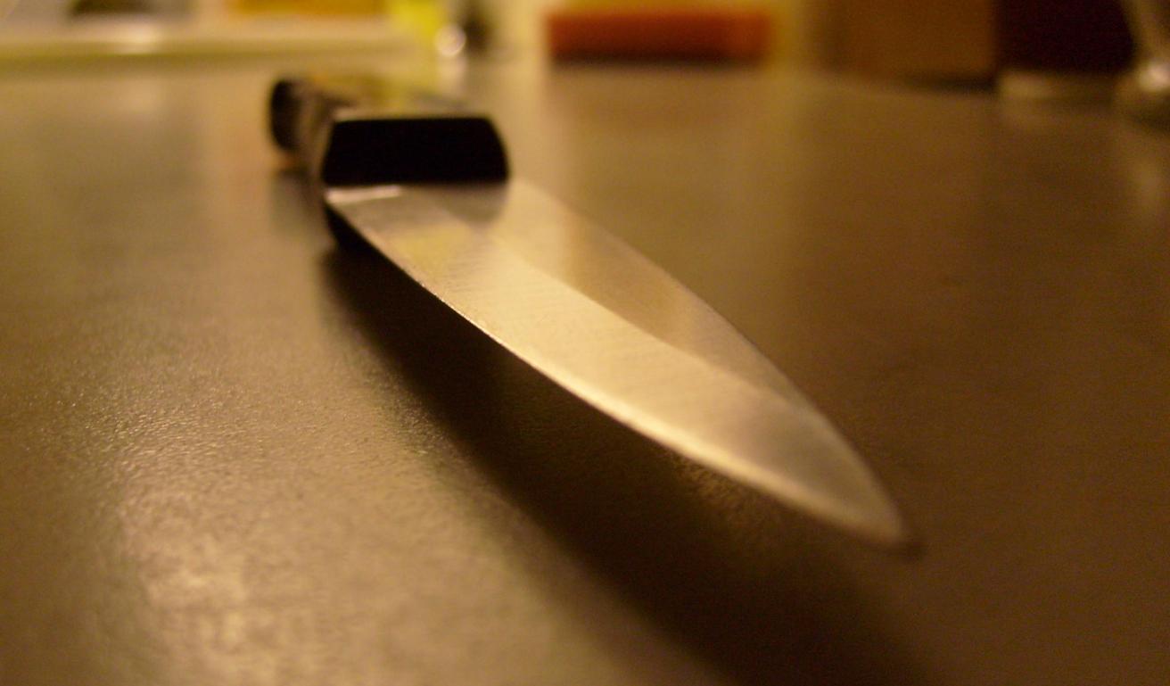 BOLOGNA | Tunisino minaccia la cuoca perché non gli piace il cibo della comunità