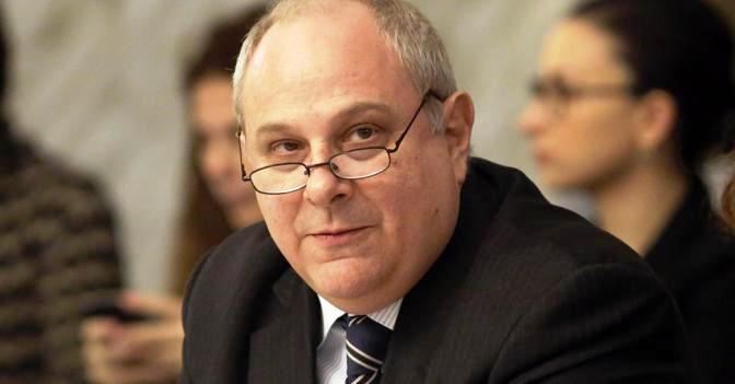 Viceministro Giro, “illusoria l’idea di difendersi alzando dei muri”