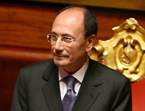 Berlusconi spariglia, “intesa con Renzi inevitabile”. Salvini sbrocca, “voto subito!”
