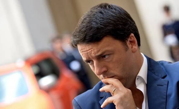 Minoranza Pd contro Renzi, “così sfascia il partito e ci spinge a votare No”