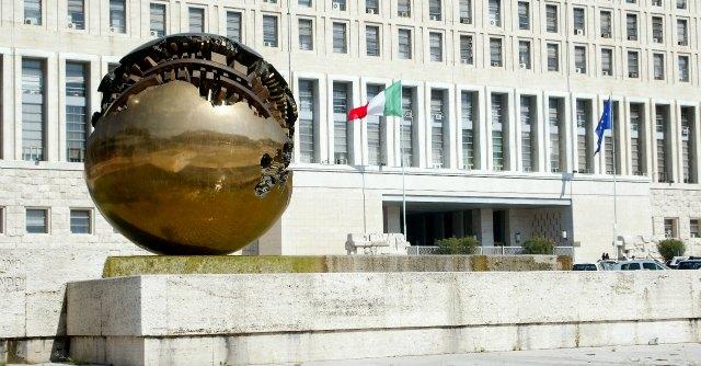 Italiani all’estero massacrati dal governo ma Turano (Pd) pensa al golf