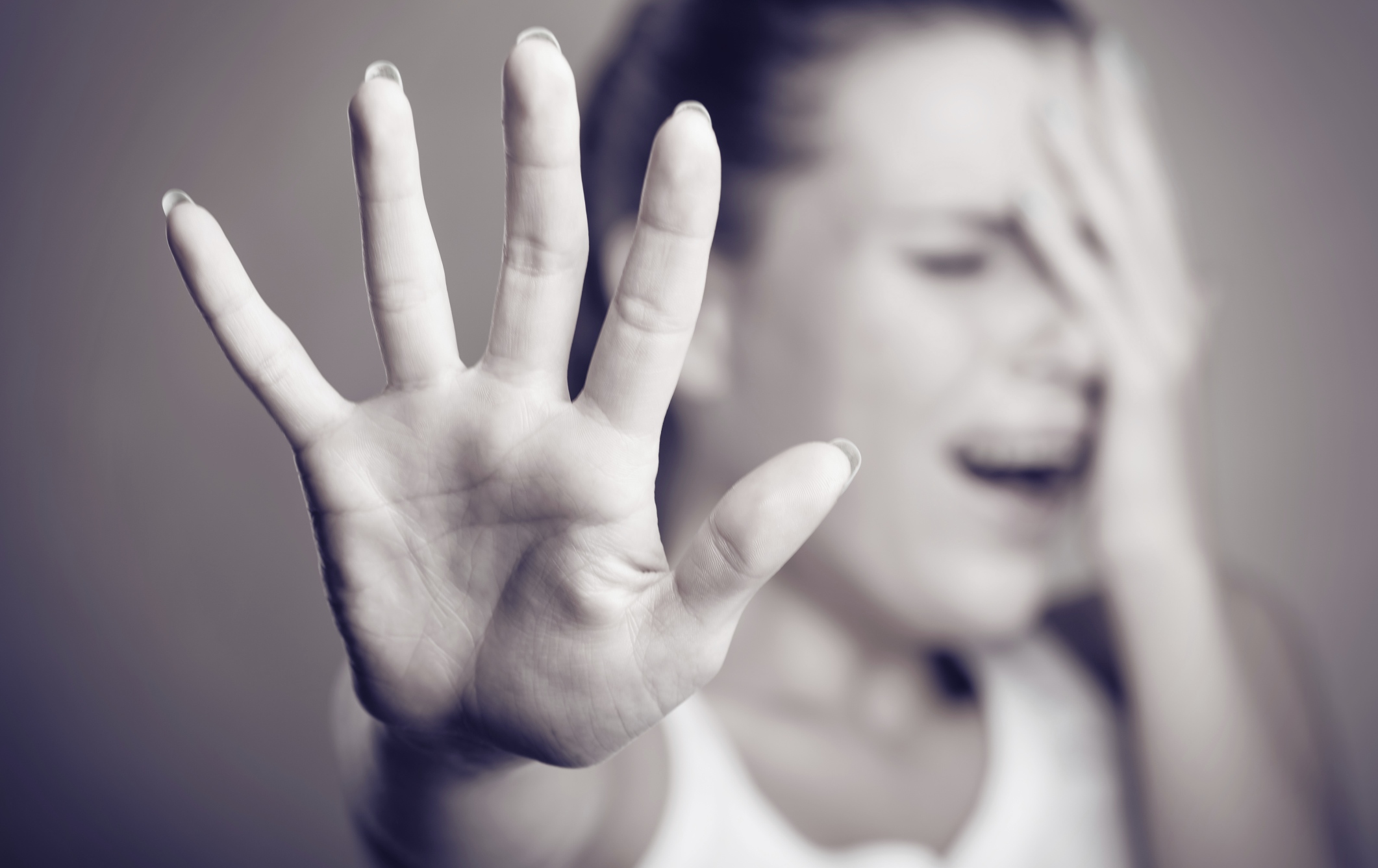 15enne picchiata da due nomadi, il papà: “Nessuno ha mosso un dito”