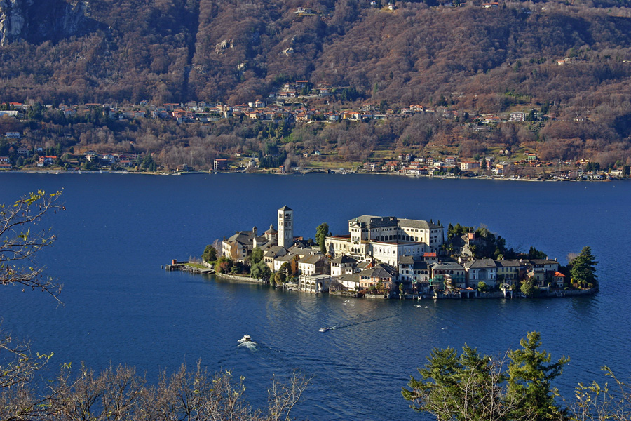 Lago d’Orta, tra antichi santuari e magnifiche vedute [FOTO]