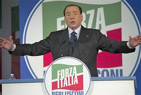 Berlusconi brucia Parisi, “contrasti con Salvini”. E sul referendum, “No a Renzi”