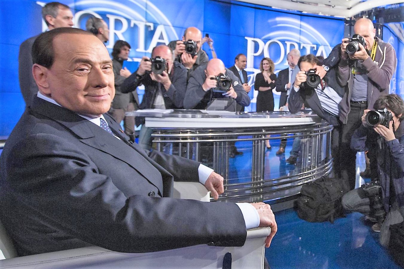 Berlusconi a Porta a Porta, “anch’io mi chiedo perché voto No”