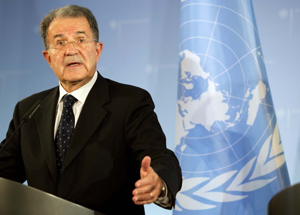 Prodi, “voto Sì al referendum”. Renzi ottimista, “grazie Romano”