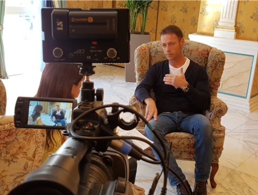 Rocco Siffredi, la politica e il porno: “Di Battista? Sul set non so se ce la fa…”
