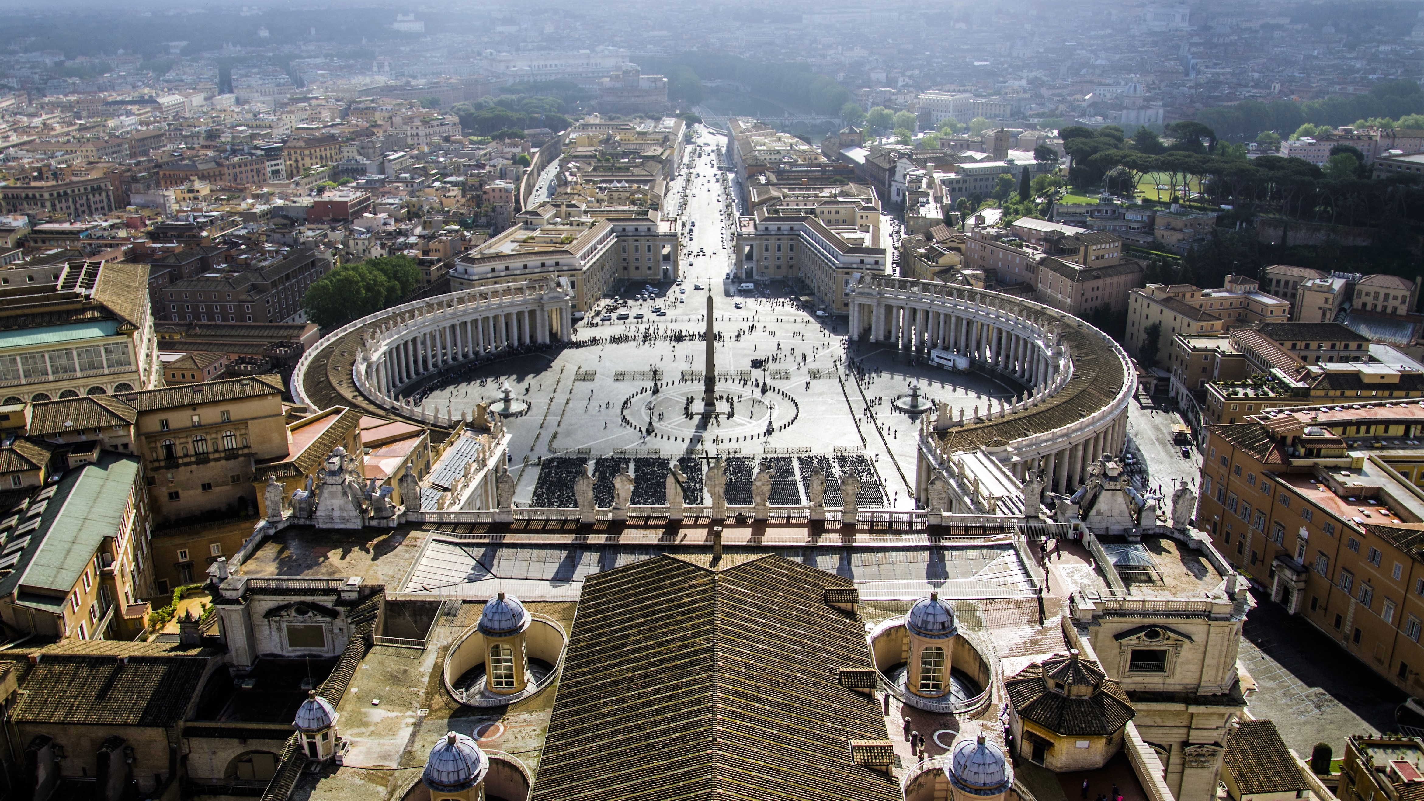 Vaticano e Navigli, le 10 meraviglie italiane da scoprire in autunno