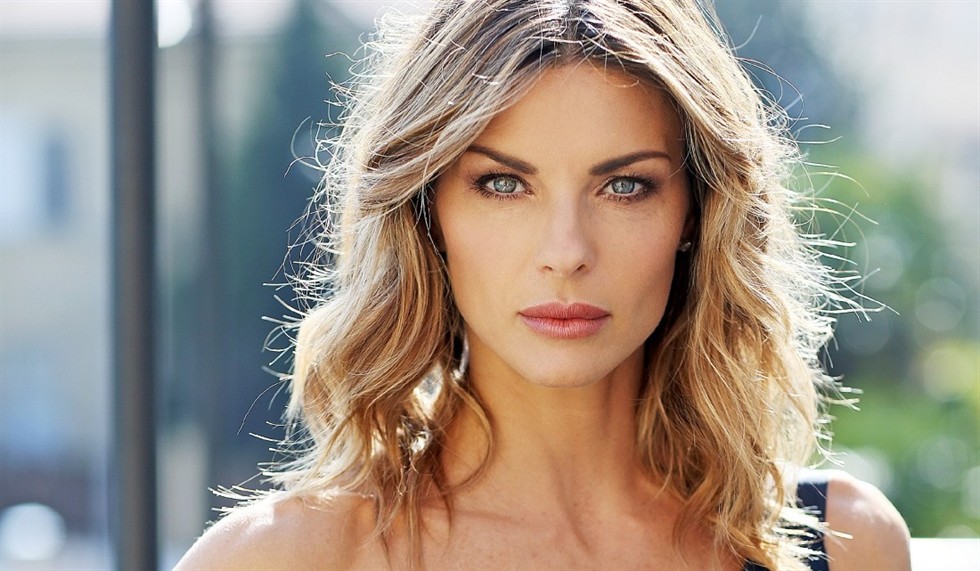 Martina Colombari, “io icona sexy? Da piccola ero sfidata”