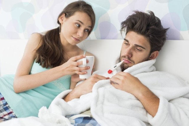 I virus colpiscono in modo diverso uomini e donne, ecco perchè
