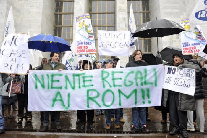 “A Roma case per i rom, ma quando per gli italiani?”