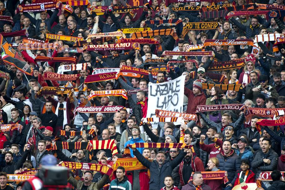 Calcio, Roma 2 Lazio 0. Festeggiano i giallorossi