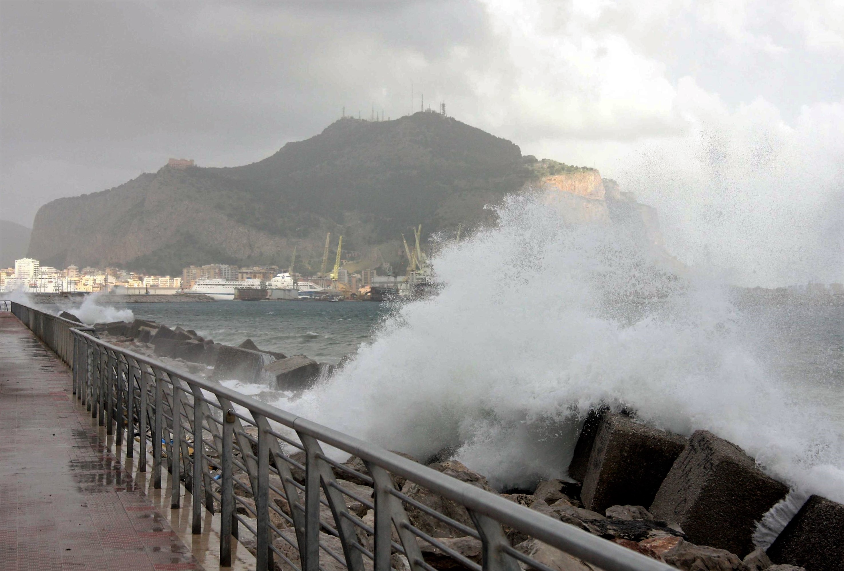 Meteo, maltempo in arrivo su Sicilia Sardegna e Calabria