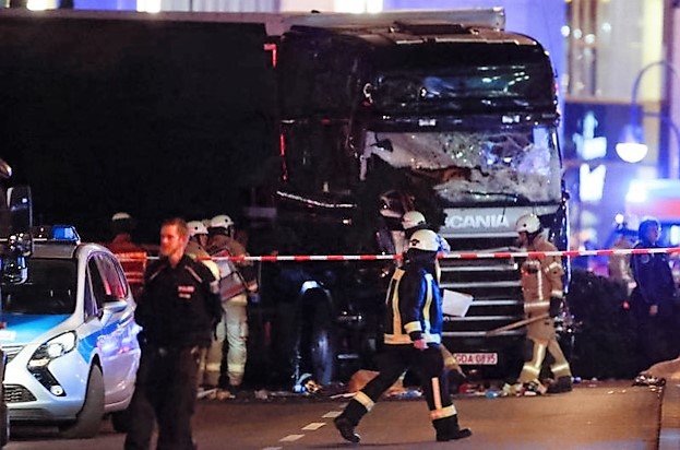 Berlino, rilasciato profugo fermato. C’è un terrorista in libertà