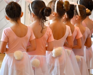 Già a 6 anni le bambine si considerano meno brillanti dei maschietti