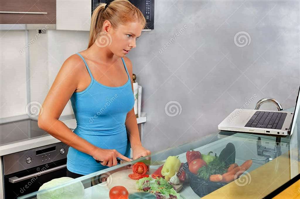 donna cucina