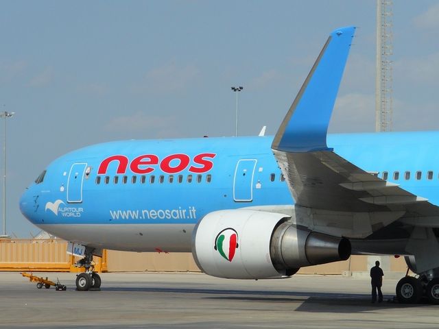Neos, brillano i conti 2016