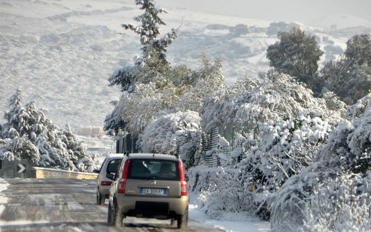 Sardegna, scuole chiuse causa maltempo. Mezzo metro di neve
