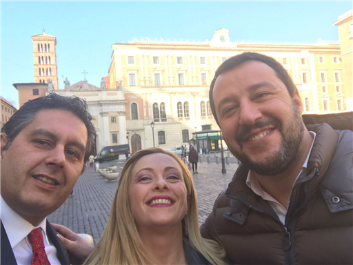 Selfie Meloni Salvini E Toti In Vista Di Manifestazione