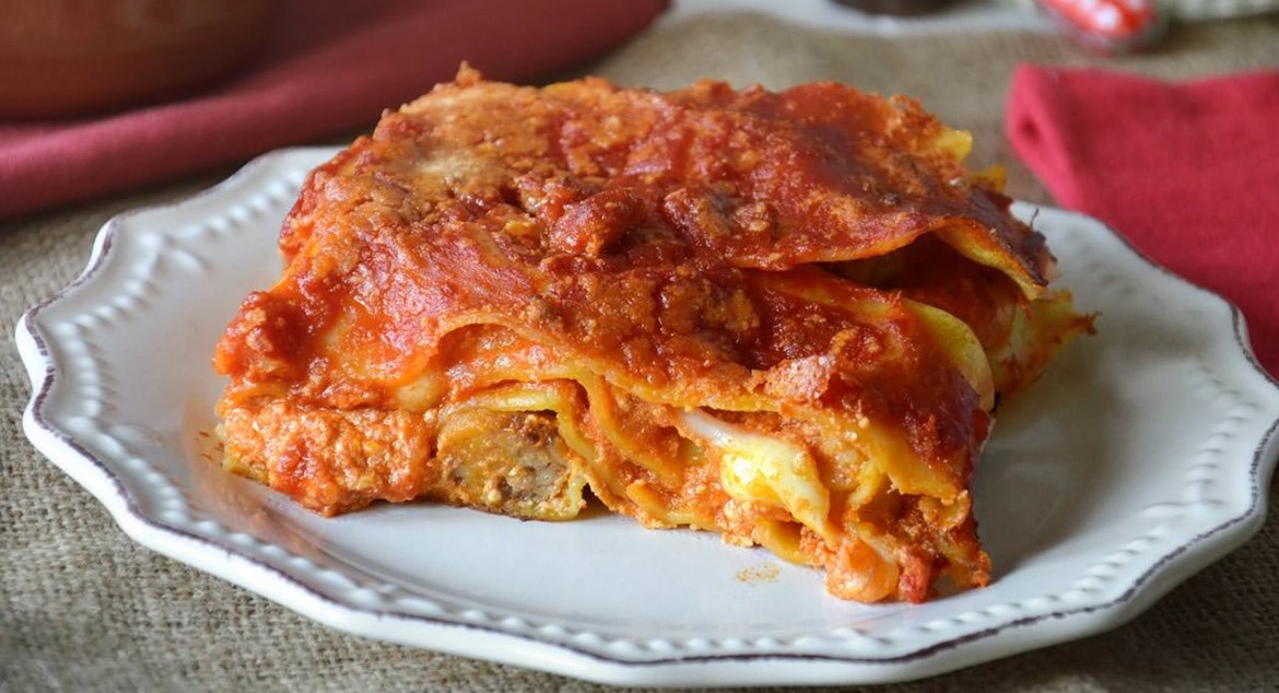 Lasagna napoletana, ricetta perfetta per Carnevale