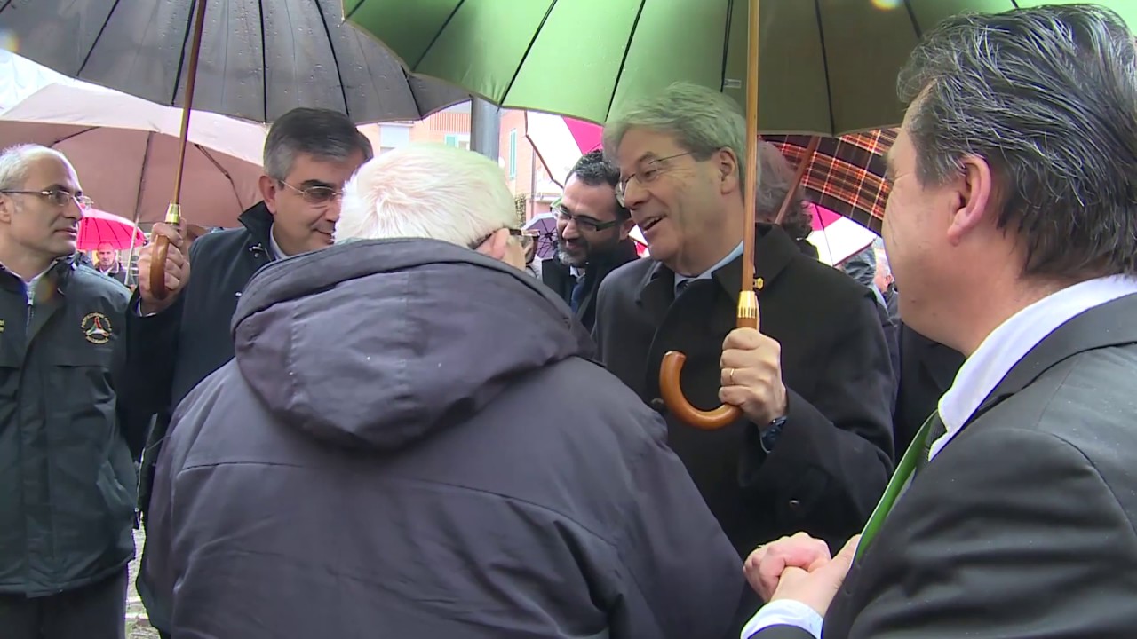 Terremoto, Gentiloni tra gli sfollati: “Serve fiducia, ce la faremo” [VIDEO]