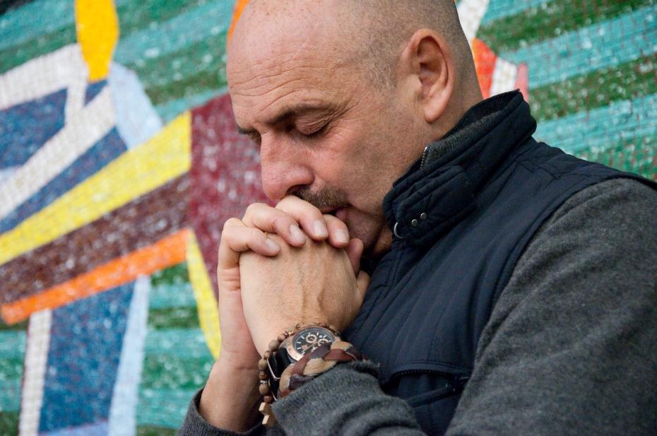 Paolo Brosio: “Guardo una donna e faccio pensieri impuri, sono un debole”