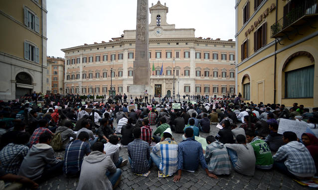 Immigrazione, “in arrivo a Roma 2 nuovi hub per 2mila immigrati”