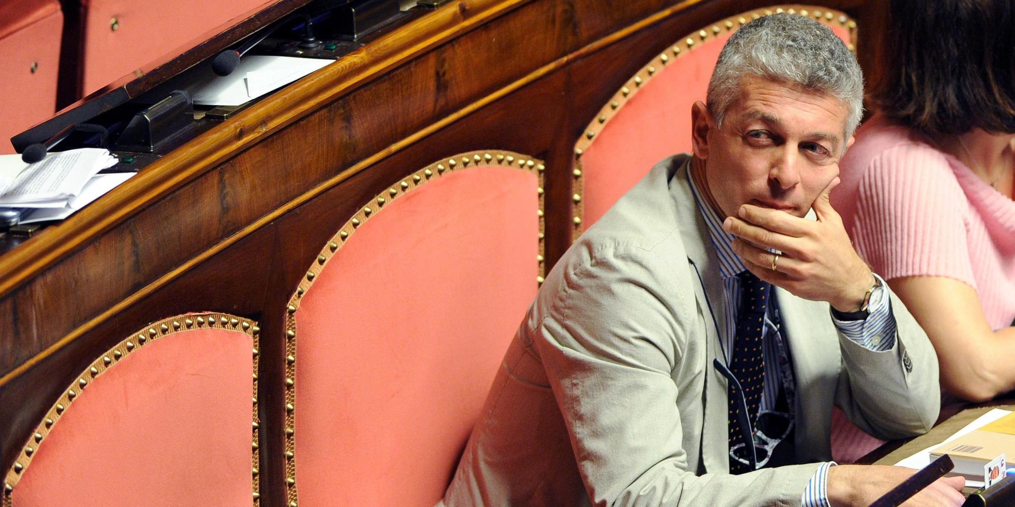 Morra (M5S): “Poletti giochi a calcetto, almeno perde qualche chilo”