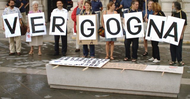 I grillini in Venezuela si inchinano al governo chavista… vergogna!