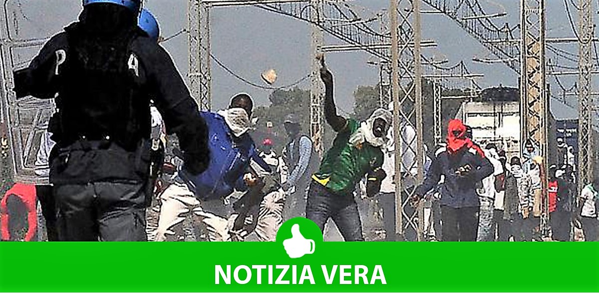 Treno ostaggio di 60 magrebini, ubriachi e drogati: e nessuno fa niente