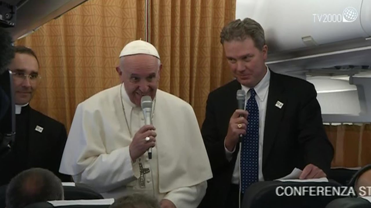 Papa Francesco, “amo molto il Venezuela”. Conferenza stampa sul volo di ritorno dall’Egitto [VIDEO]