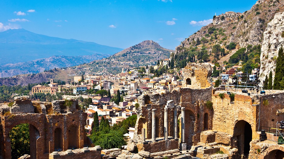 Taormina, titolare agenzia viaggi compie 95 anni: “Guardo al futuro”