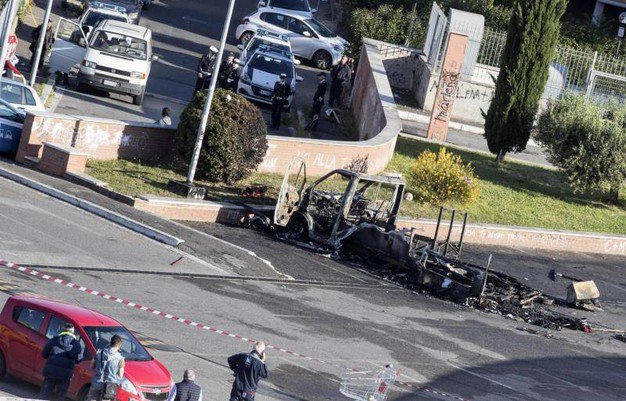 Rogo camper Centocelle, Figliomeni (Fdi): “Gesto esecrabile tra abbandono e degrado”