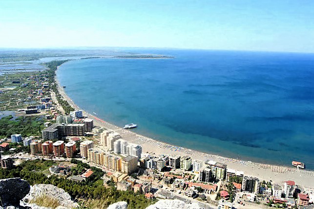 Turismo in Albania, boom di stranieri nel 2016. E ora guarda all’Italia