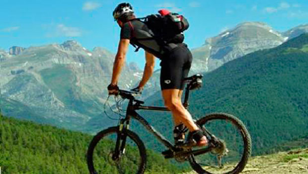 La bicicletta compie due secoli di vita, sempre più italiani in bici al lavoro