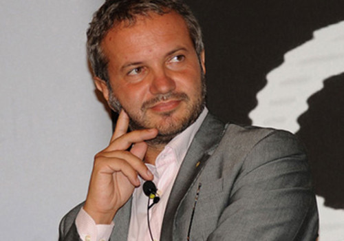 L’economista della Lega Claudio Borghi: “Renzi è un buffone, faccia votare gli italiani”