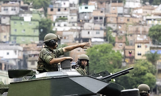 Ondata di violenza a Rio de Janeiro, il governo manda l’esercito