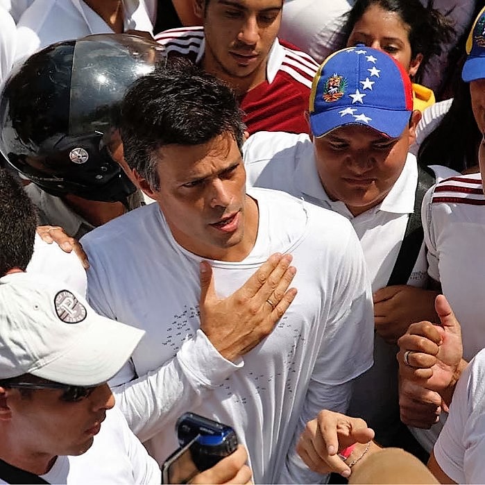 Venezuela, scarcerato Leopoldo Lopez: arresti domiciliari per motivi di salute [VIDEO]