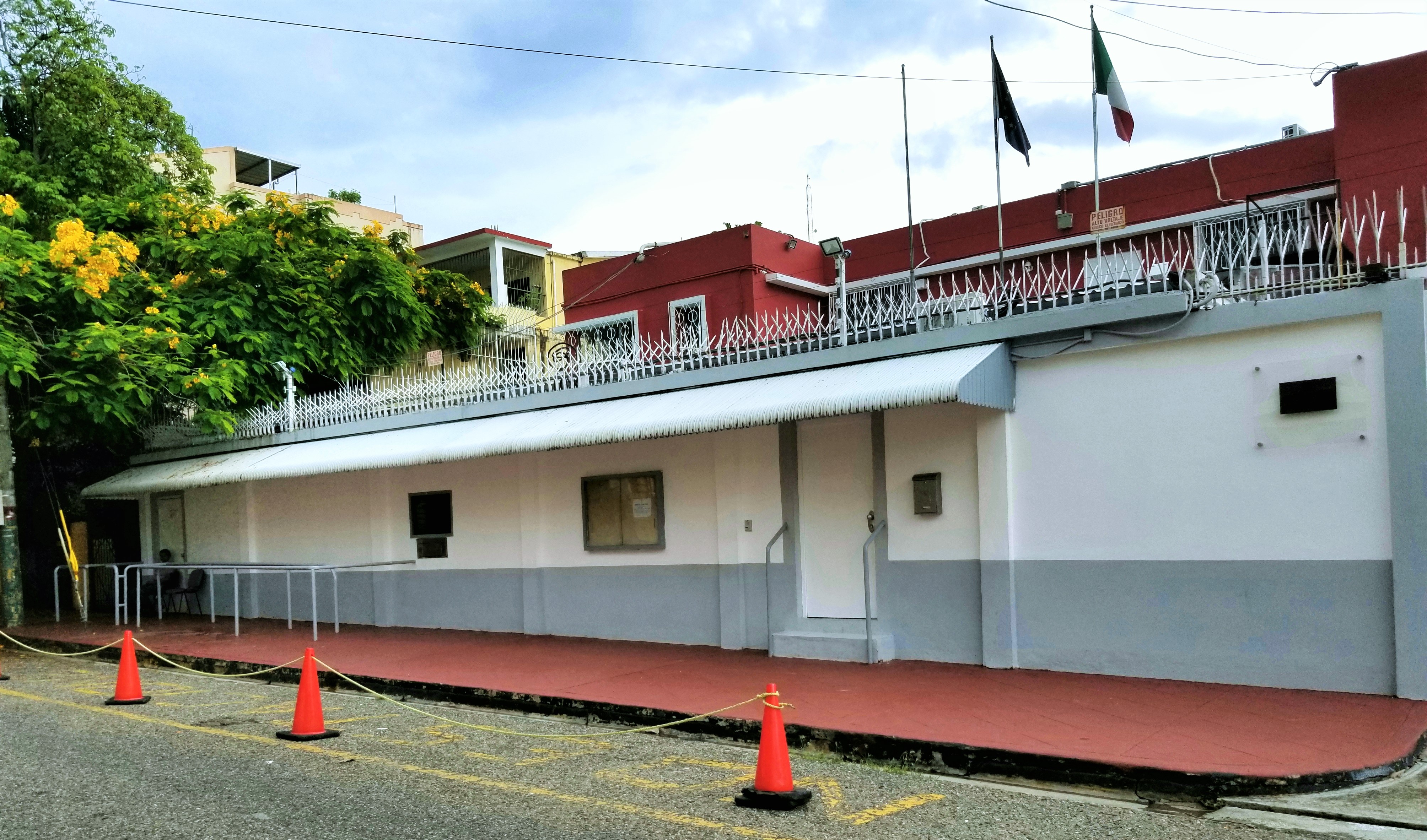 Tanto lavoro, poco personale, niente ambasciatore: a Santo Domingo ancora un’ambasciata a metà [VIDEO]