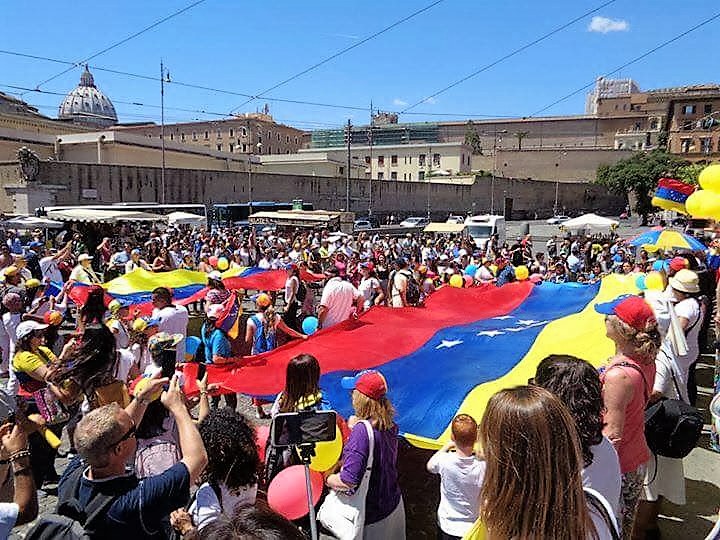 Venezuela, dall’Italia un milione di euro per i connazionali bisognosi