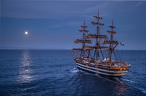 Italiani all’estero, la Nave Scuola Amerigo Vespucci a Boston