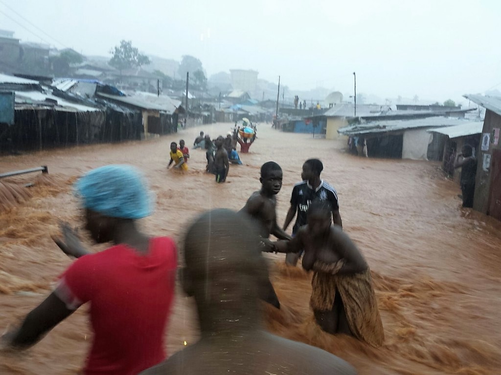 Sierra Leone, almeno 200 morti per alluvione