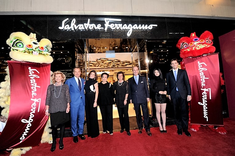 Salvatore Ferragamo riapre il suo negozio nel cuore di Hong Kong