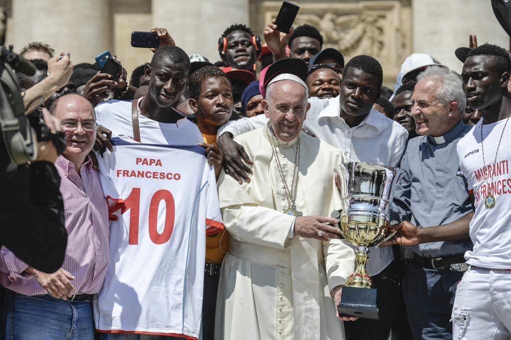 Ius soli, se Papa Francesco fa il tifo per i terroristi