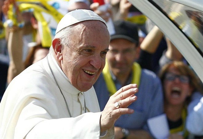 Primo bagno di folla per Papa Francesco in Colombia