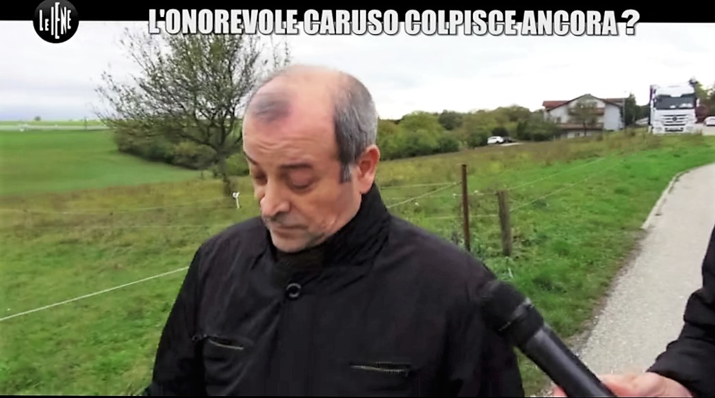 Che fine ha fatto l’On. Mario Caruso? Le Iene sono andate scovarlo in Germania [VIDEO]