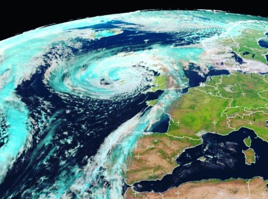 Irlanda, uragano Ophelia causa morte e distruzione [VIDEO]
